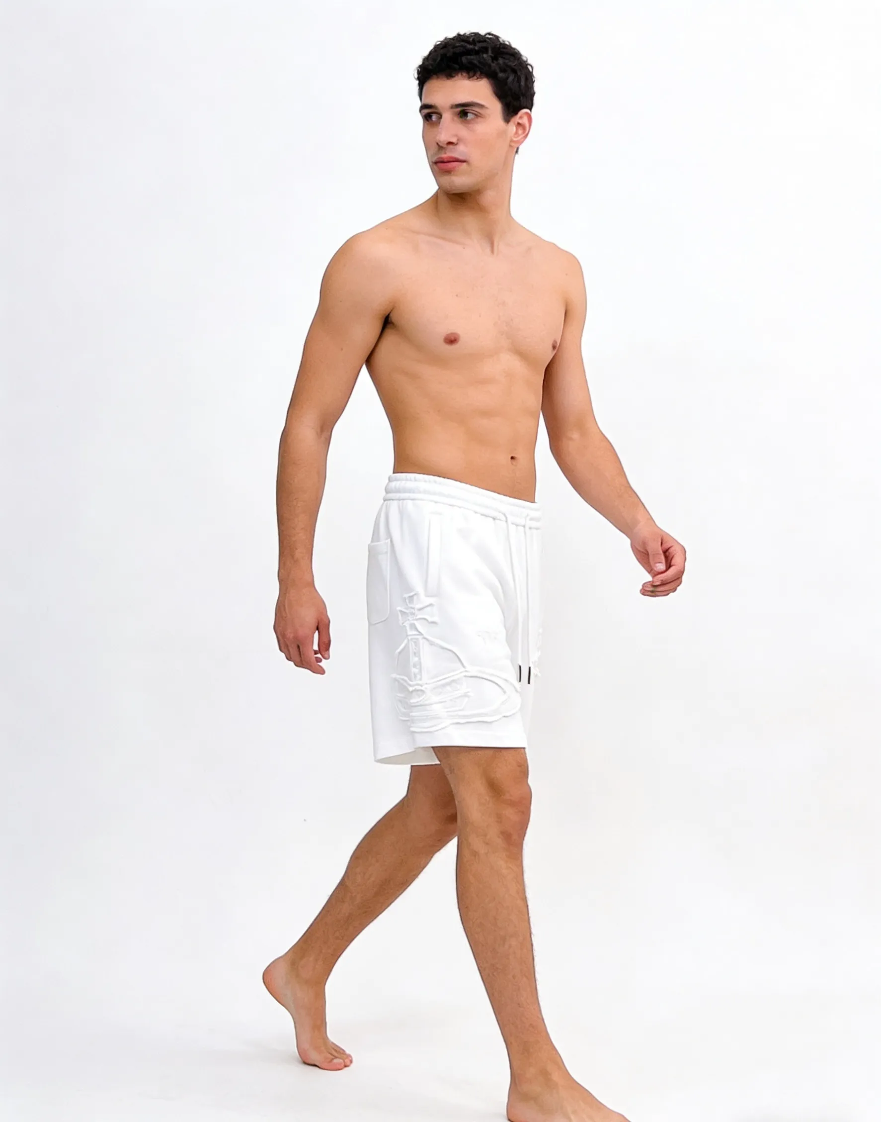 The Queen Mother's three-standard complete 2026 summer New Arrival men's casual shorts, advanced custom-made fabric Breathable fabric, Breathable elasticity and comfort, impeccable details, top-grade accessories, original logo design concept, delicate and soft feel! The upper body fit is awesome! Size: M-XXXL Please state your height and weight when ordering